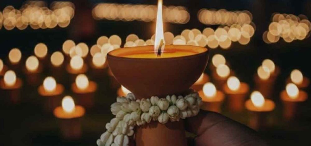 สุโขทัย ร่วมจุดตะคัน ถวายความอาลัย สมเด็จพระพันปีหลวง งานประเพณีลอยกระทง เผาเทียน เล่นไฟ