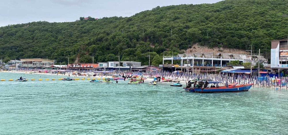 ด่วน เรือนำเที่ยวล่มระหว่างทาง เกาะล้าน-หาดมารวิชัย สูญหาย 9 คน