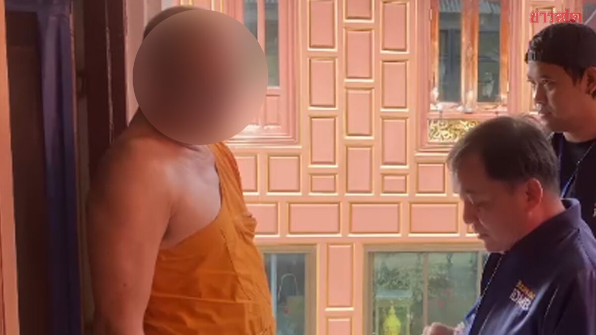 บุกจับคากุฎิวัดดัง พระวัย60 ดาวน์โหลดคลิปลับ เต็มเครื่องโทรศัพท์ หลักฐานอื้อ