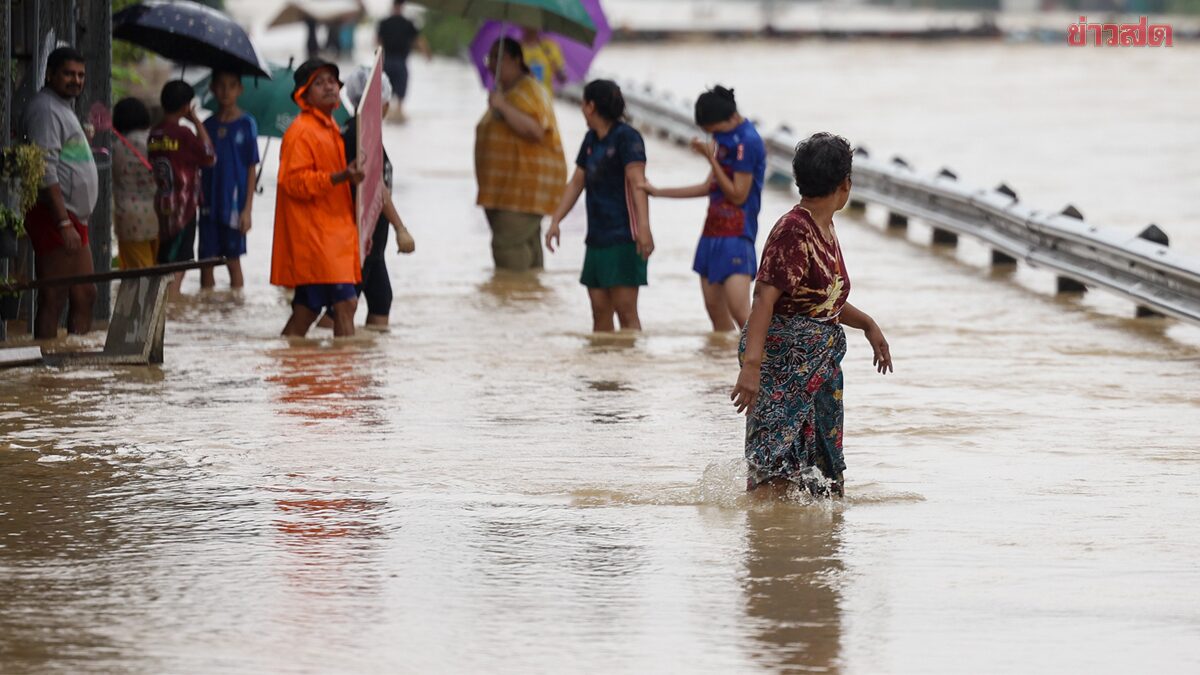 ในหลวง พระราชทานเงิน 100 ล้านบาท แก่รพ.หาดใหญ่ ทรงรับผู้เสียชีวิตไว้ในพระบรมราชานุเคราะห์