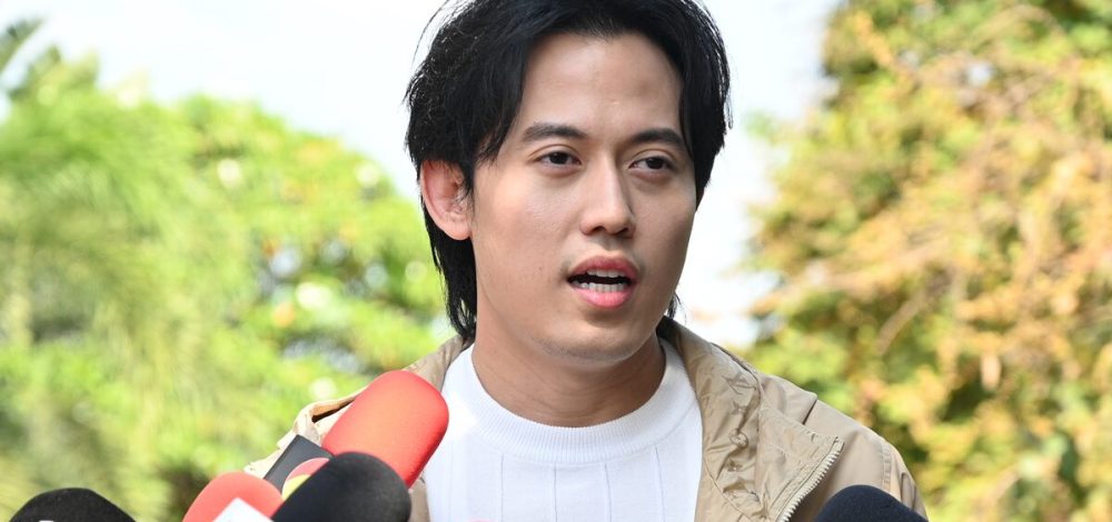 ไอซ์ สารวัตร นำมือถือ นัทปง ให้ตร.ตรวจสอบ ยืนยันไม่ใช่คนถือกุญแจบ้าน ก่อนให้ปากคำ