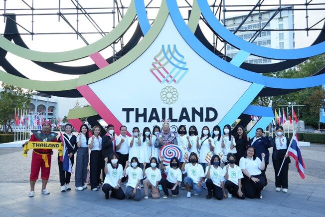 ซีพี นำเยาวชนสถานสงเคราะห์เด็กหญิงบ้านราชวิถี เชียร์ขอบสนาม เติมพลังใจนักกีฬาวอลเลย์บอลไทย คว้าชัยดวลเวียดนาม 3-0 เซต
