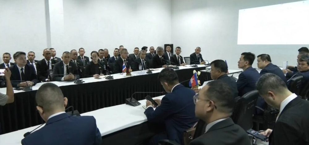 เขมรเครียดหลังไทยกาง 3 เงื่อนไขเหล็ก 'หยุดยิงจริง-กู้ระเบิดจัง' จ่อถกต่อพรุ่งนี้