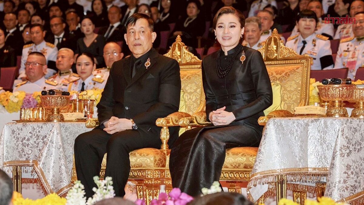 ในหลวง พระราชินี ทรงเสียพระราชหฤทัย เครนถล่มทับรถไฟ ทรงรับศพผู้เสียชีวิต-บาดเจ็บ ไว้ในพระบรมราชานุเคราะห์