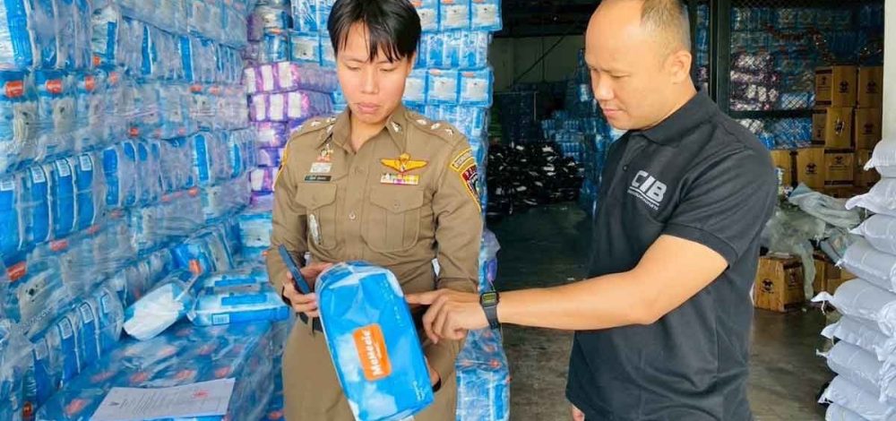 บุกทลายโกดังผ้าอนามัยจีนเถื่อน ยึดกว่า 1.2 ล้านชิ้น มูลค่า 20 ล้าน