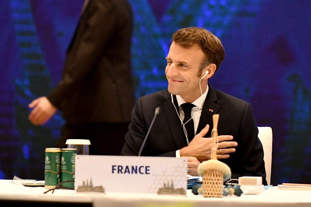 'มาครง' ชูวาระ G7 ร่วมปกป้องเยาวชนจากโซเชียลมีเดีย-เอไอ