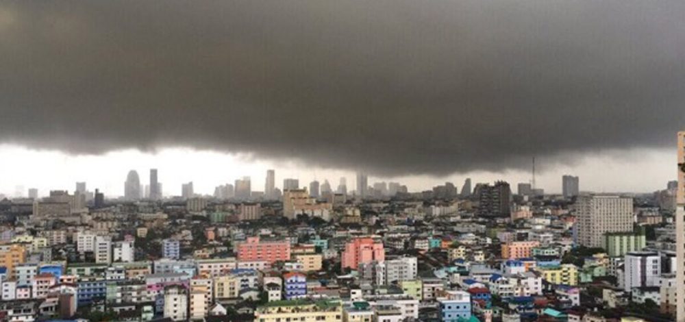 สภาพอากาศวันนี้ กรมอุตุฯ เปิดชื่อ 30 จังหวัด พายุฤดูร้อนถล่ม ลมแรง