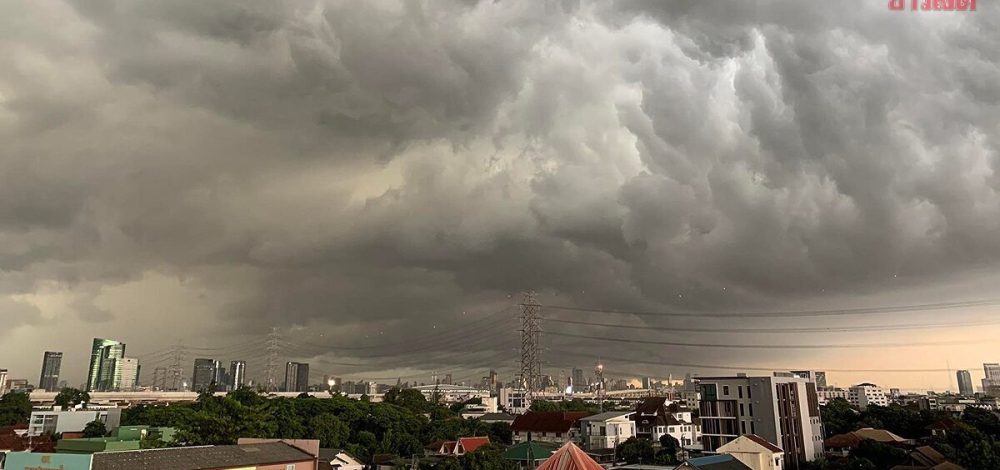 พยากรณ์อากาศวันนี้ 32 จังหวัด ฝนฟ้าคะนอง กทม.ไม่รอดโดนด้วย