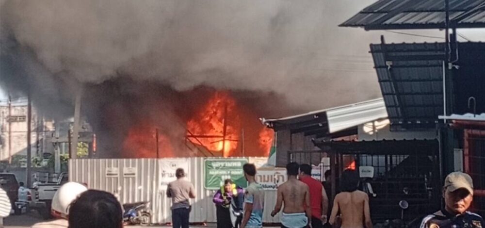 เพลิงไหม้แคมป์คนงาน ย่านบางซื่อ เสียหายทั้งหมด 36 ห้อง