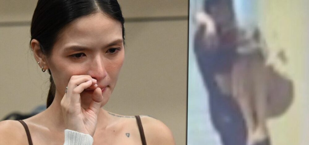 เปิดภาพวงจรปิด นาทีอดีตกู้ภัยชุดดำ โผล่อุ้ม คริสติน เข้า-ออกจากห้อง ยกมือถือขึ้นมาไถเล่น