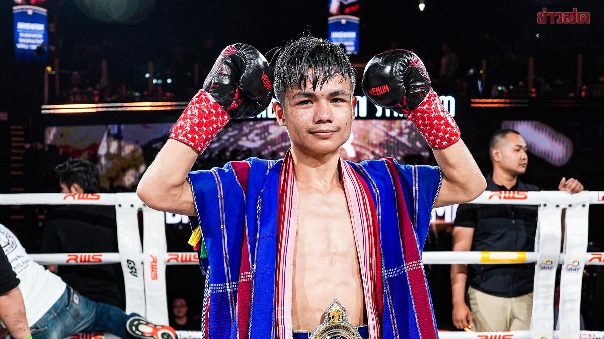 เจริญสุข จากค่าตัว 800 สู่นักมวยเงินล้าน เวที RWS ในวัยเพียง 19 ปี
