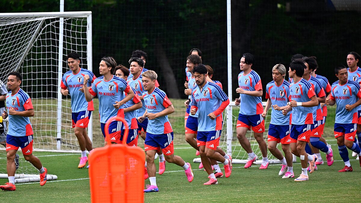 ญี่ปุ่น ย้ายสนามซ้อม เพื่อเตรียมตัวบอลโลกแล้ว หลังดราม่าสภาพสนามแย่ (คลิป)