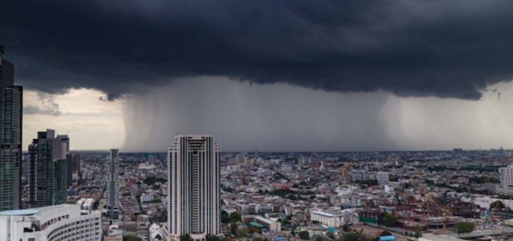 สภาพอากาศวันนี้ กรมอุตุฯ เตือน ฝนถล่มหนัก เปิดชื่อ 26 จังหวัดโดนเต็มๆ