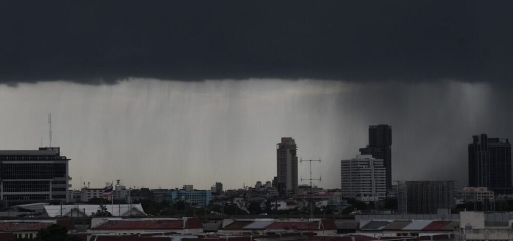 สภาพอากาศวันนี้ กรมอุตุฯ เปิดชื่อ 55 จังหวัด เตือน ฝนตกหนักมาก