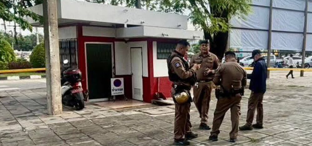 พบศพ ตำรวจ ถูกยิงเสียชีวิตในป้อมจราจร ใกล้โรงเรียนดังปทุมธานี