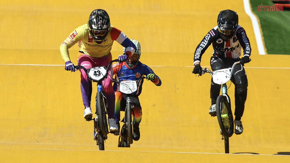 'โกเมธ' สะดุดพ่ายรุ่นน้อง โมโตสุดท้าย แต่ยังซิวแชมป์ BMX สนาม 4