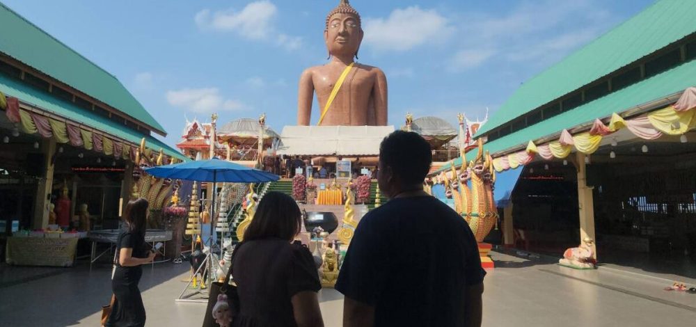 หลานสอบบรรจุรัฐวิสาหกิจสำเร็จ หอบไข่ไก่แก้บน หลวงพ่อสมหวัง