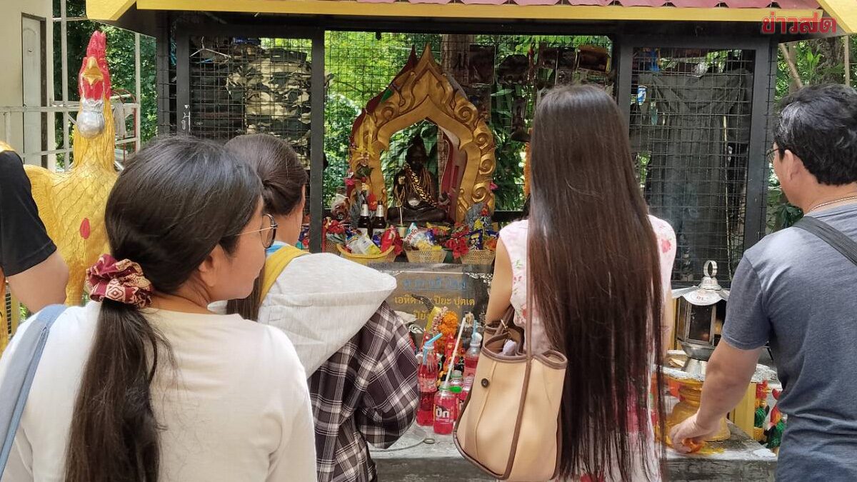 ให้โชคทุกงวด แห่ขอพร 'กุมารโข่ง' วัดดังชลบุรี เปิดเลขเด็ด 3 ตัว