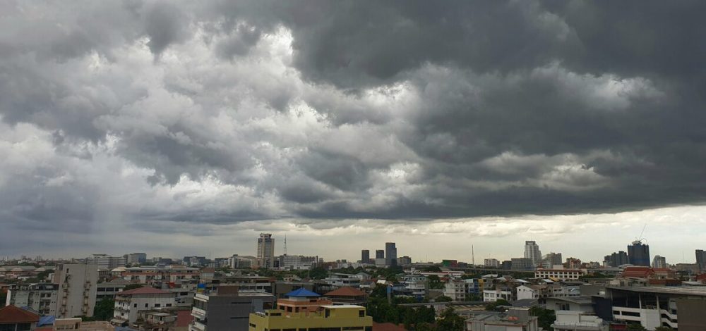 กรมอุตุนิยมวิทยา พยากรณ์วันพรุ่งนี้ อิทธิพล พายุไมสัก ฝนหนักมาก 4 ภาค-กทม. โดนถล่ม 70%