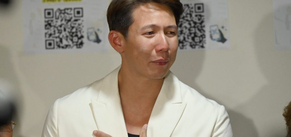 ทราย สก๊อต พร้อมทีมทนายฯ ติดตามคำร้อง หลังแม่ยื่นถอนฟ้อง คดีลูกเนรคุณ