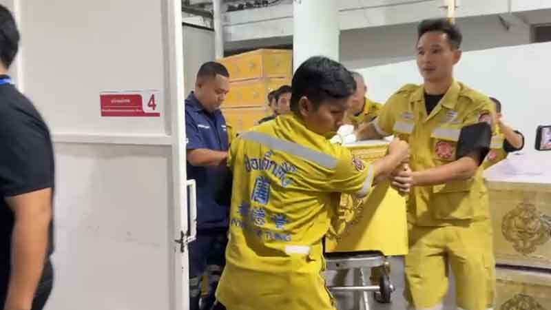 พากลับชัยภูมิอีก 2 ร่าง ผู้เสียชีวิตเหตุไฟไหมร้านโรงเบียร์ ญาติเศร้า จี้เยียวยา-ขอความเป็นธรรม