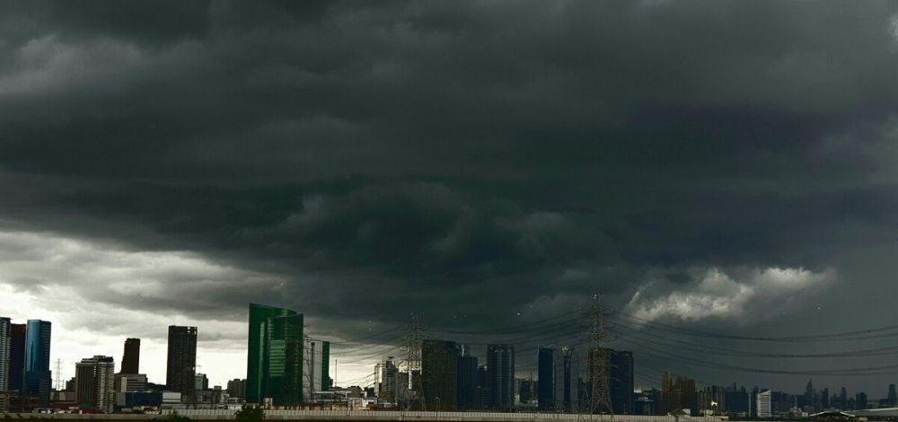 สภาพอากาศวันพรุ่งนี้ กรมอุตุนิยมวิทยา เตือน กทม.-ตะวันออก ฝนหนัก 60%  เปิดชื่อจังหวัดไหนโดนบ้าง