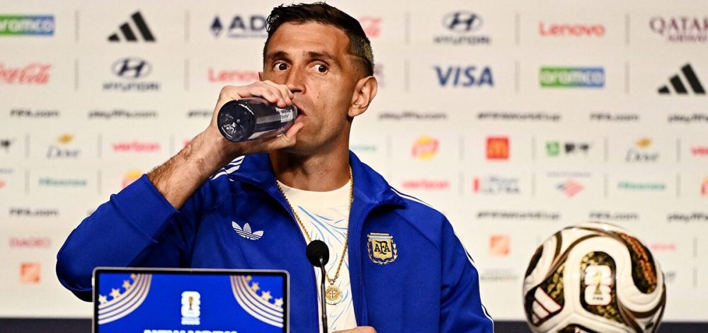 มาร์ติเนซ เผย ลงเฝ้าเสาทั้งที่ยังเจ็บมือ – บอกปัดผ่าตัดเพื่อมาบอลโลก