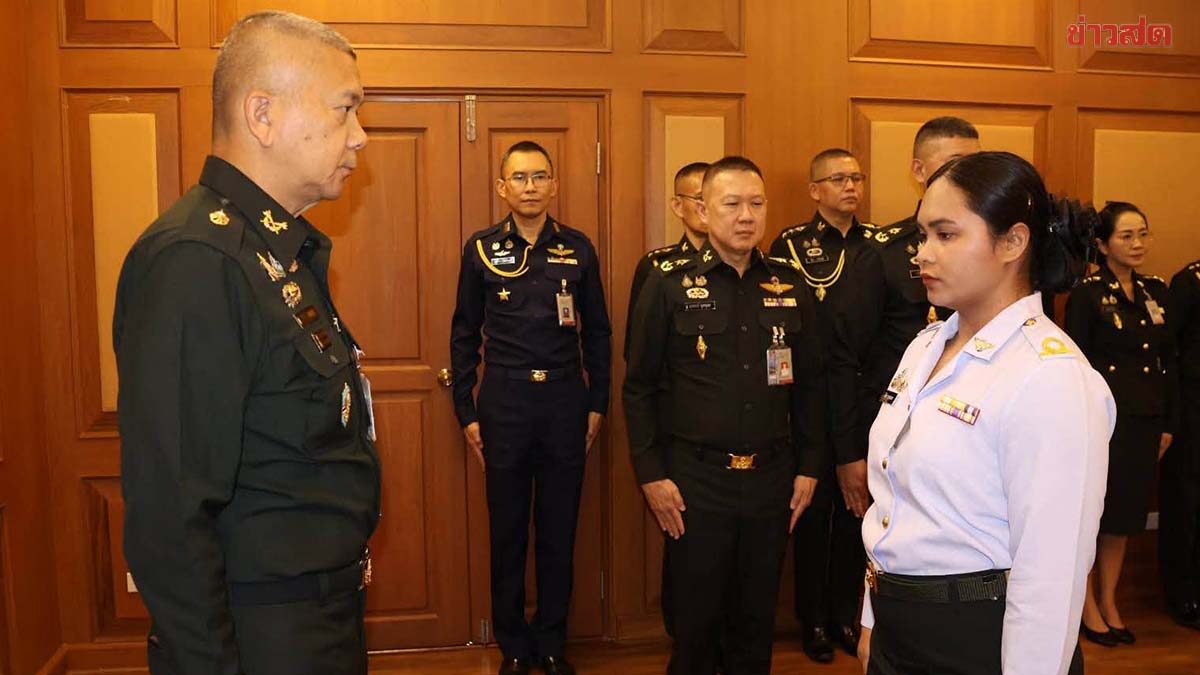 ปุ๊กลุก ศิริภุช อดีตจอมพลังดีกรีทองแดงอลป. รับการบรรจุเป็นข้าราชการกลาโหม ยศสิบตรี