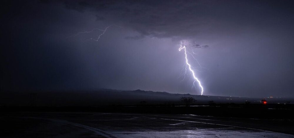 สภาพอากาศวันนี้ กรมอุตุนิยมวิทยา เตือน ร่องมรสุมพาดผ่าน ฝนตกหนักถึงหนักมาก เปิดชื่อ 48 จังหวัดโดนถล่ม