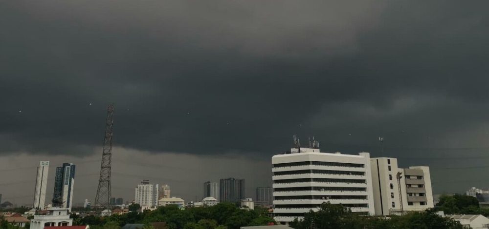 สภาพอากาศวันนี้ กรมอุตุฯ เปิดชื่อ 28 จังหวัด เตือน มรสุม ฝนตกหนัก