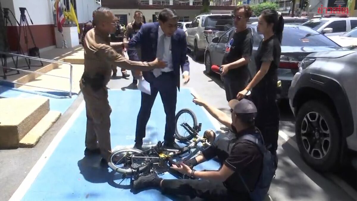 'สมชัย' เตรียมฟ้องแพ่ง เรียก 'ณัฐวุฒิ' 50 ล้าน ปมแจ้งความเท็จ กล่าวหาเรื่องเงินบริจาค