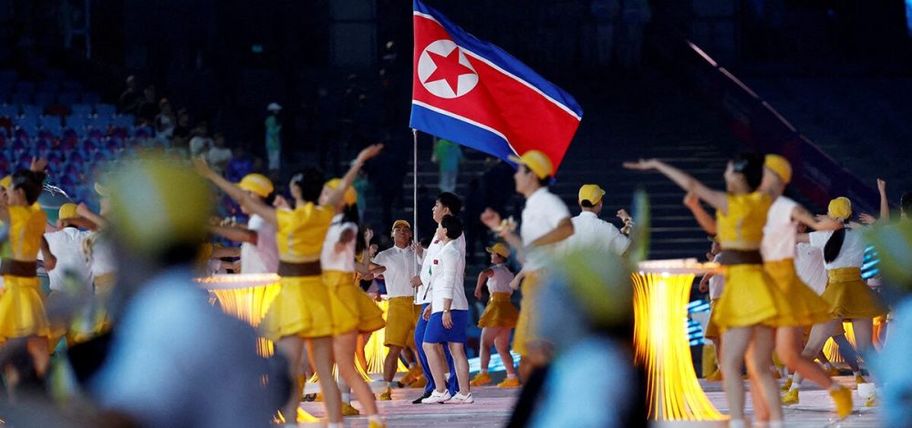 กลุ่ม ชงรยอง เกาหลีเหนือผลัดถิ่น ตั้งกองเชียร์ ปกป้องนักกีฬา ช่วง เอเชียนเกมส์