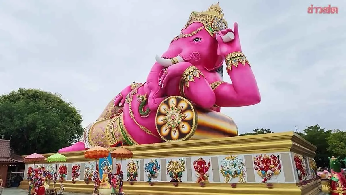 สามีภรรยา ขนผลไม้ 9 คันรถกระบะ แก้บน ‘องค์พระพิฆเนศ’ ไม่พลาดแห่ส่องธูปมงคล เห็นเลขเด็ด เล็งเสี่ยงโชค