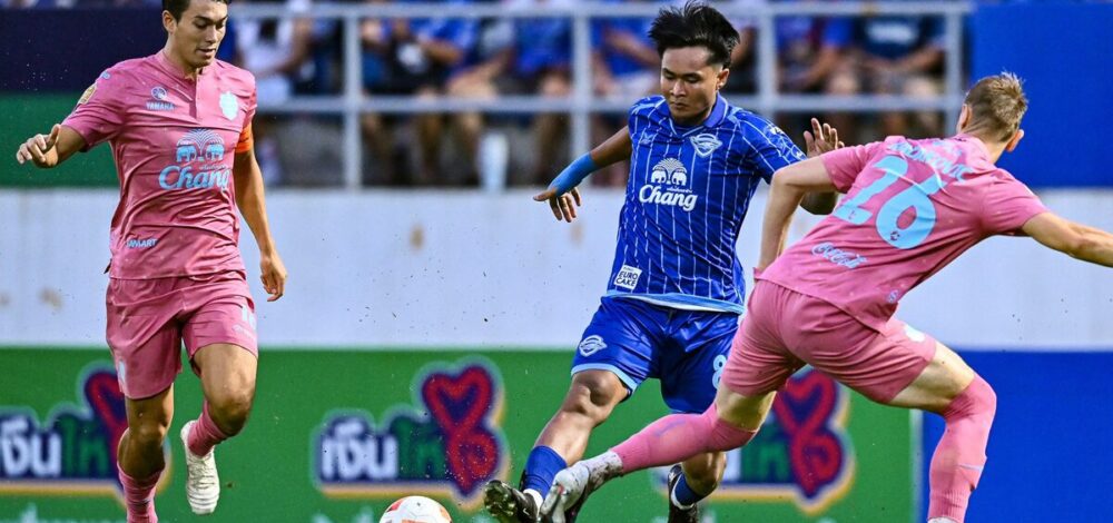 ชลบุรี เปิดบ้านพ่ายบุรีรัมย์ ยังไร้คะแนนจาก 3 เกมติดจมบ๊วยตารางไทยลีกซีซั่นใหม่