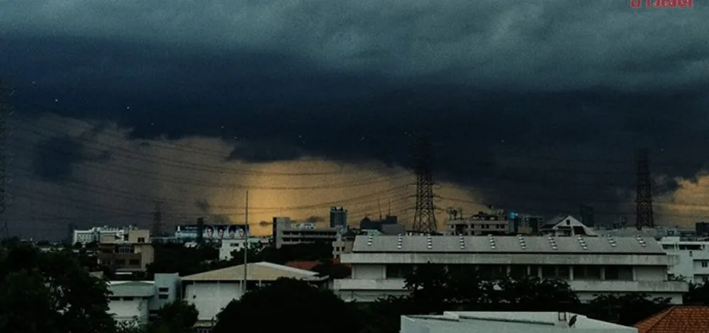 กรมอุตุนิยมวิทยา สภาพอากาศวันพรุ่งนี้ เตือนฝนฟ้าคะนอง เปิดชื่อจังหวัดโดนเต็มๆ