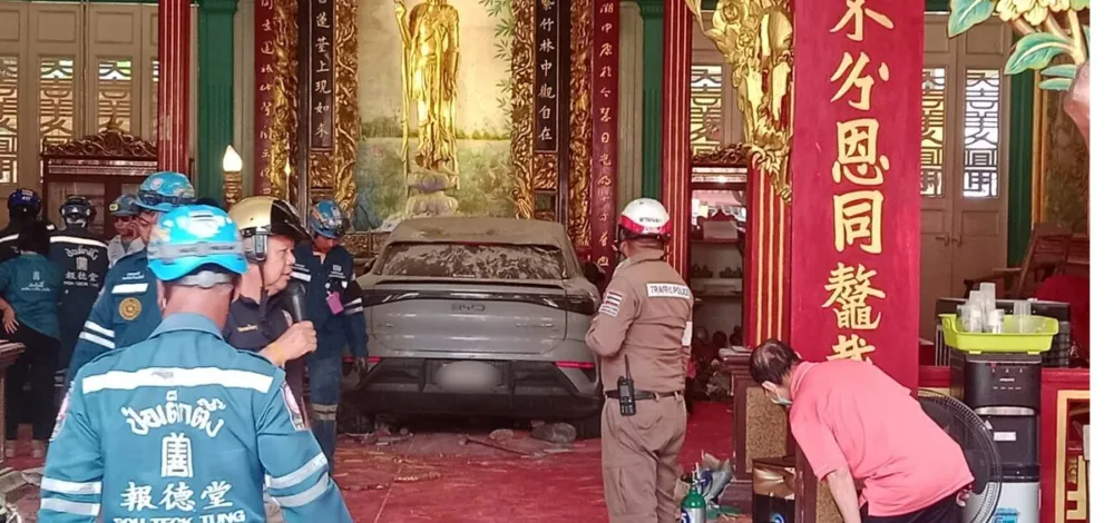 หญิงวัย 82 เสียชีวิตแล้ว หลังถูกรถพุ่งชนในศาลเจ้าแม่กวนอิม คนขับรับสับสนเบรก-คันเร่ง