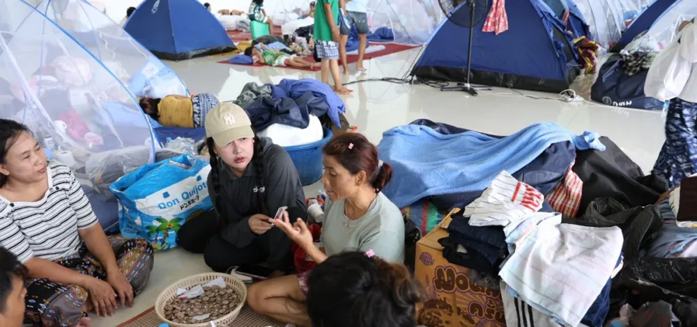 ลาดกระบัง-ร่มเกล้ายังสาหัส! ประชาชนนับพันกลับเข้าบ้านไม่ได้ น้ำยังท่วมสูง ต้องอพยพอยู่ศูนย์พักพิง