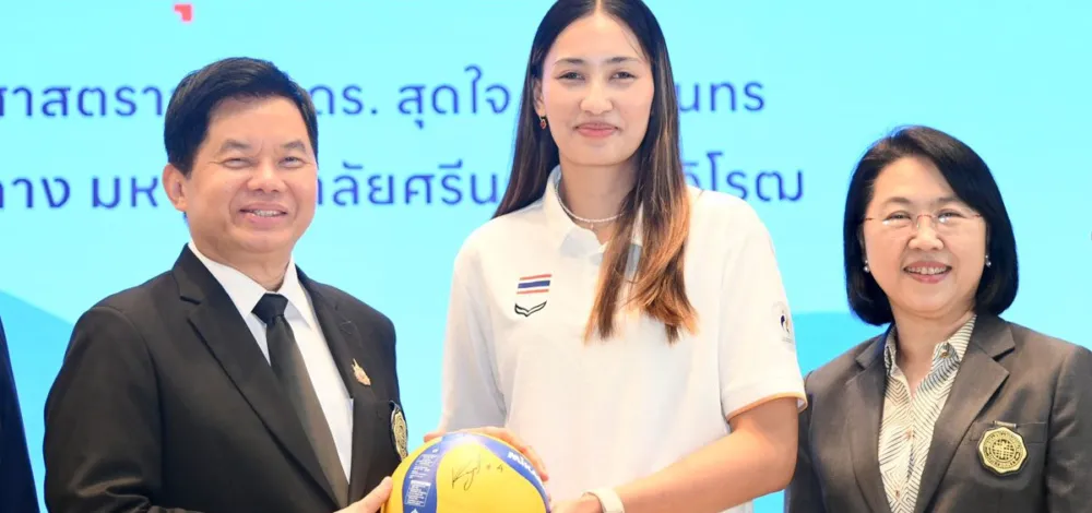 โบว์–กัญญารัตน์ นางฟ้าบอลเร็วทีมชาติไทย ชวนเปิด 'ข้อความใหม่' ในมหกรรมหนังสือระดับชาติ