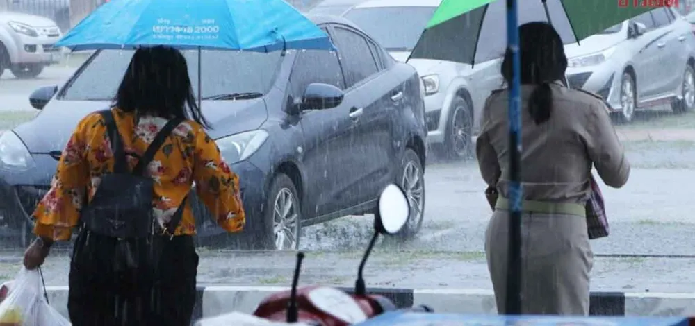 เตือนภาคตะวันตก-ใต้ 13-18 ต.ค. ฝนตกหนัก เปิดชื่อมีจังหวัดไหนบ้าง รอรับน้ำ