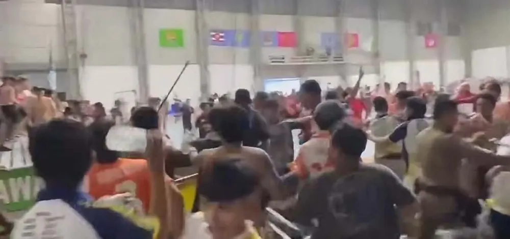 เกิดเหตุผู้ชมซัดกันนัวแมตช์ ฟุตซอล ไทยลีก คู่ห้องเย็นท่าข้าม-การท่าเรือ