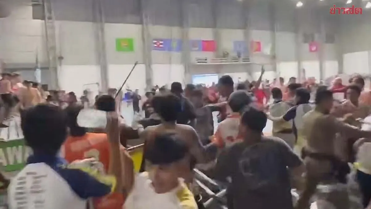เกิดเหตุผู้ชมซัดกันนัวแมตช์ ฟุตซอล ไทยลีก คู่ห้องเย็นท่าข้าม-การท่าเรือ