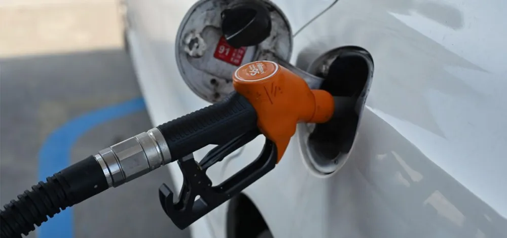 กบน.ปรับขึ้นราคาน้ำมัน ลิตรละ 60 สต. ยกเว้นE20 E85 ดีเซล บี20 ราคาคงเดิม มีผลเช้าวันที่ 21 ต.ค.69