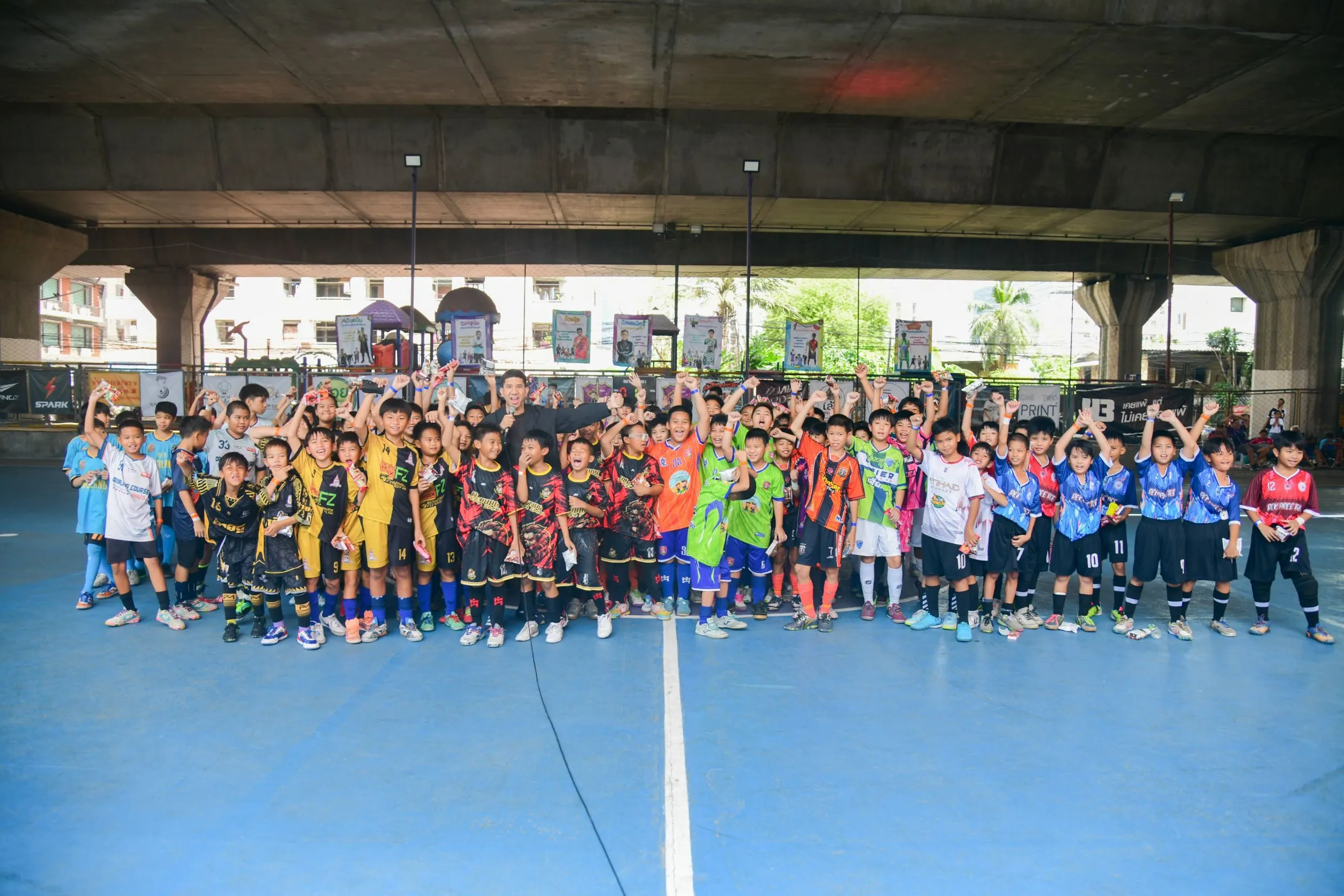 ครูพรีมมี่ จัดฟุตซอล BKK Futsal Rising Star Super Cup ครั้งที่ 6 คืนรอยยิ้มเด็ก กทม.