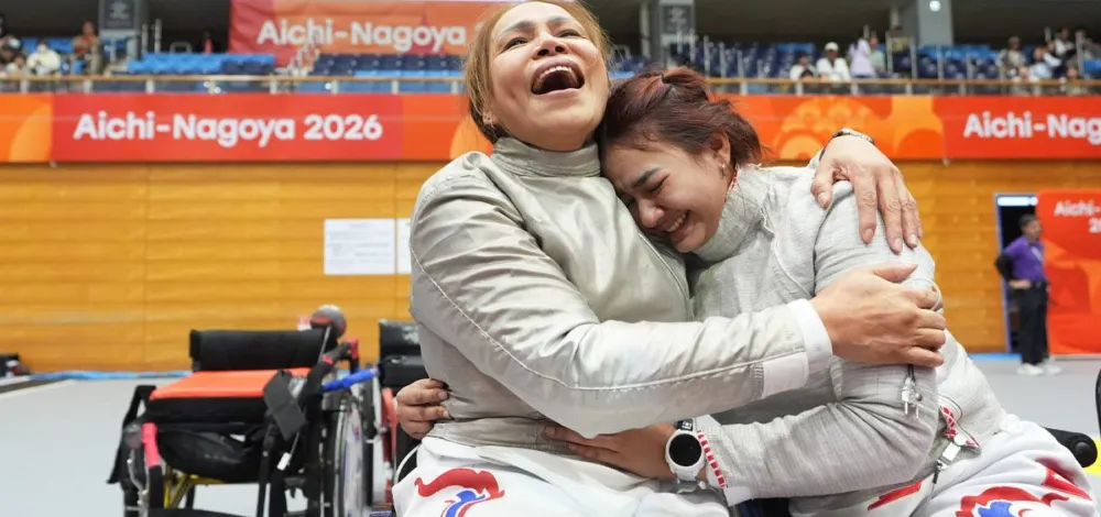 สายสุนีย์ นำทัพดาบเซเบอร์ทีมผสมไทย คว้าเหรียญทอง เอเชียนพาราเกมส์
