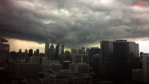 สภาพอากาศวันนี้ กรมอุตุฯ เปิดชื่อ 34 จังหวัด เตือน ฝนตกหนัก ลมแรง